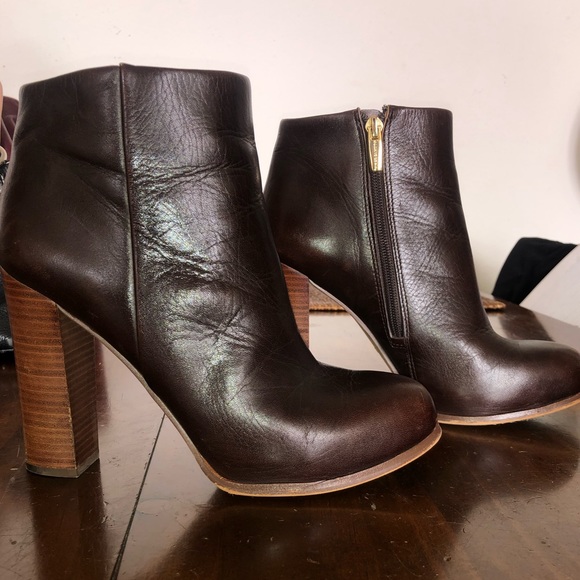 Vince Camuto Shoes - Vince Camuto brown ankle heeled booties